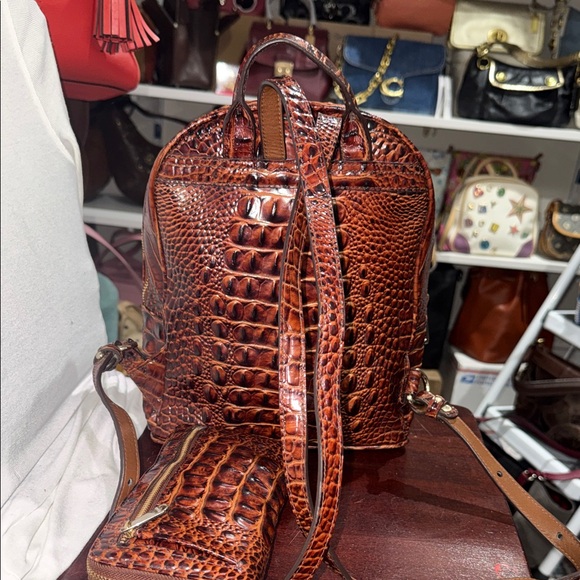 Brahmin Brown Croc Embossed Backpack and Wallet Set - Picture 3 of 11